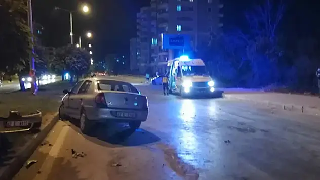 Konya'da otomobille kamyonet çarpıştı: 5 yaralı