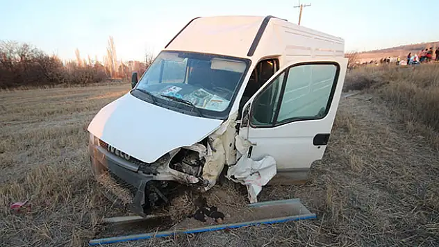 Konya'da otomobille minibüs çarpıştı: 5 yaralı