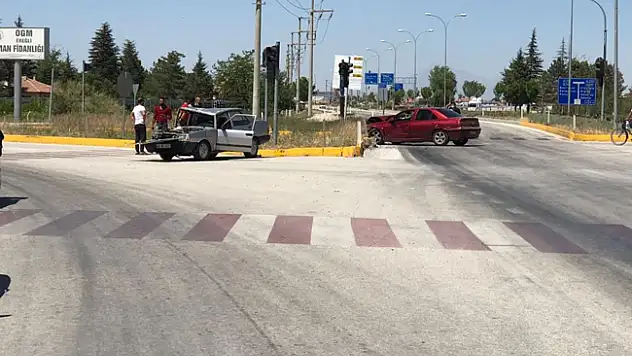 Konya'da otomobiller çarpıştı: 1 yaralı
