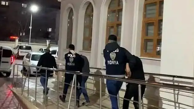 Konya'da otomobillerden hırsızlık yapan 2 şüpheli tutuklandı
