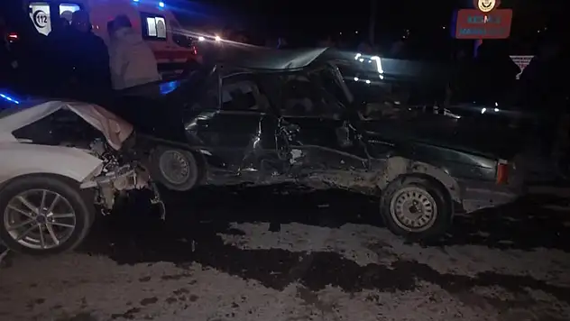 Konya'da otomobillerin çarpıştığı kazada 2 kişi yaralandı

