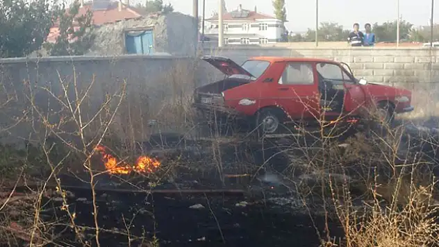 Konya'da otoparkta yangın! 7 araç zarar gördü