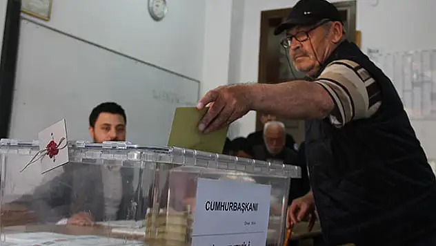 Konya'da oy kullanma işlemi başladı