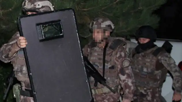 Konya'da Özel Harekat polisleriyle FETÖ operasyonu