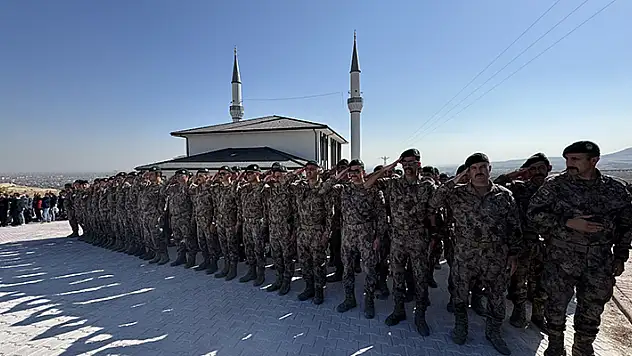 Konya'da özel harekat yerleşkesine yaptırılan cami ibadete açıldı
