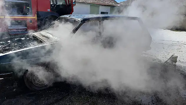 Konya'da park halindeki otomobilde çıkan yangın söndürüldü
