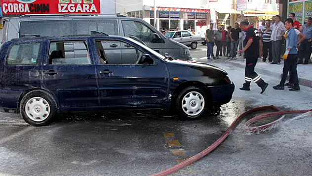 Konya'da park halindeki otomobilde yangın