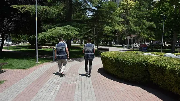 Konya'da park ve okul çevrelerinde huzur denetimi
