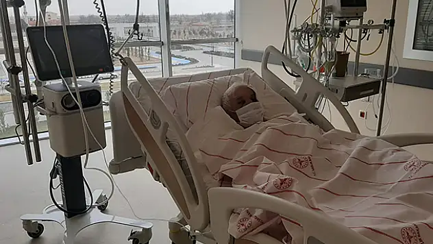Konya'da parkta alkol alıp ateş yakan gençler kendilerini uyaran uyaran kişiyi darbetti