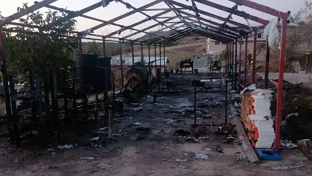 Konya'da patlayıcı madde fabrikasına ait çadırda yangın: 2 yaralı
