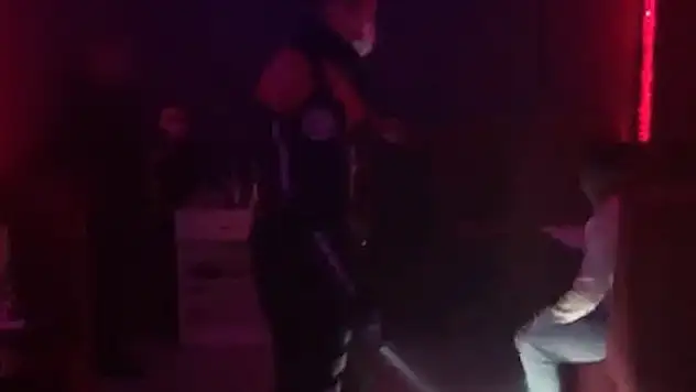 Konya'da pavyon baskını! Kovid-19 tedbirlerine uymayan 55 kişiye ceza kesildi
