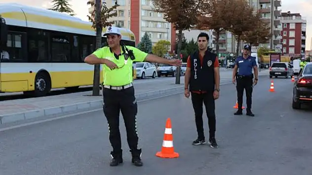 Konya'da pazar günü trafiğe çıkacaklar dikkat! Bu yollar trafiğe kapatılacak! 

