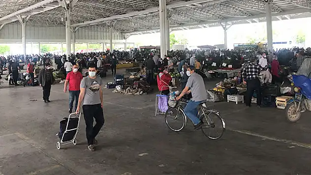 Konya'da pazar tezgahları açıldı