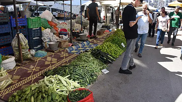 Konya'da pazar yerlerinde kışlık alışverişi telaşı! Fiyatlar cep yakıyor