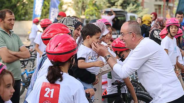 Konya'da pedallar mahalle kültürü için döndü