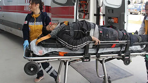 Konya'da pencere takarken inşaatten düşen Suriyeli yaralandı