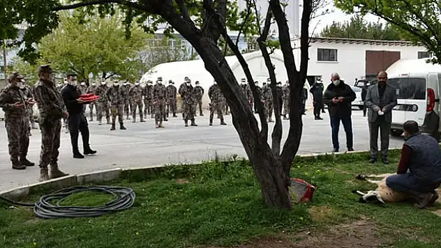 Konya'da PÖH Timi dualarla Barış Pınarı bölgesine uğurlandı