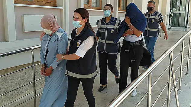 Konya'da polis, 20 bin liralık ziynet eşyaları çalınan çifte, kolyedeki evlilik tarihinden ulaştı

