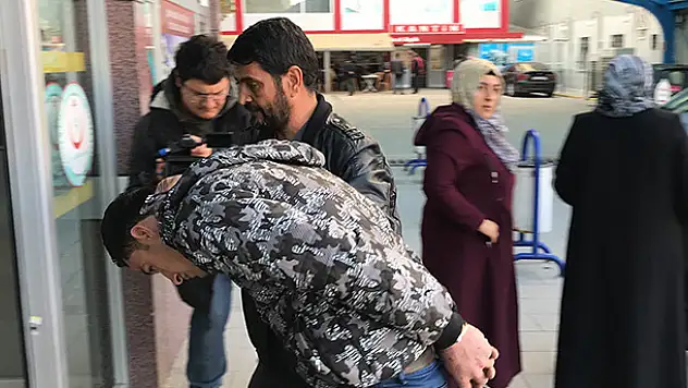 Konya'da polis aracına çarpıp kaçan kişi evine gidince yakalandı