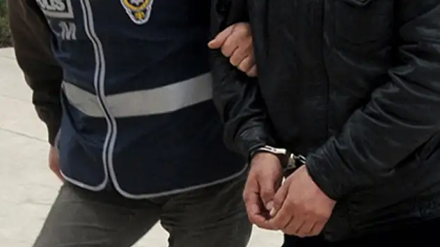 Konya'da polise uyuşturucu satmak isteyen zanlı tutuklandı