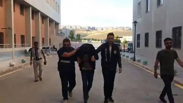 Konya'da polisi bıçakla hafif yaralayan hırsızlık şüphelisi yakalandı
