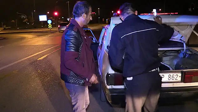 Konya'da polisin 'Dur' ihtarına uymayan araç kısa sürede yakalandı