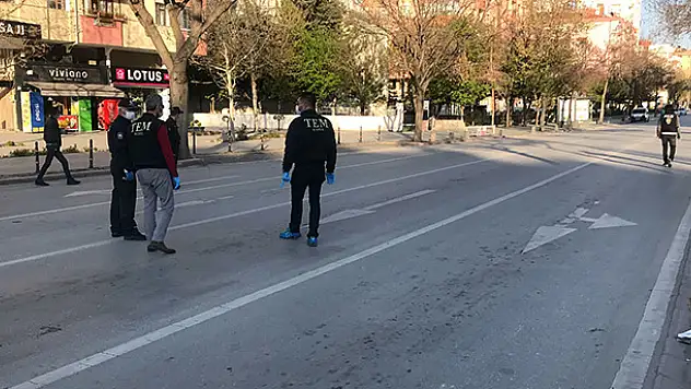 Konya'da polisin sokağa çıkma yasağı denetimleri sürüyor
