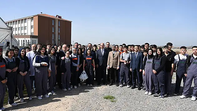 Konya'da protokolden öğrencilere ziyaret