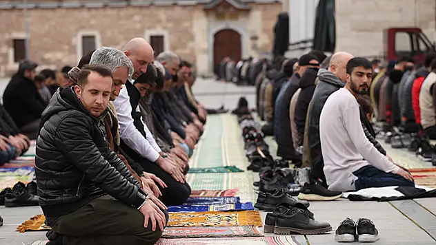 Konya'da ramazan ayının ilk cuma namazı kılındı
