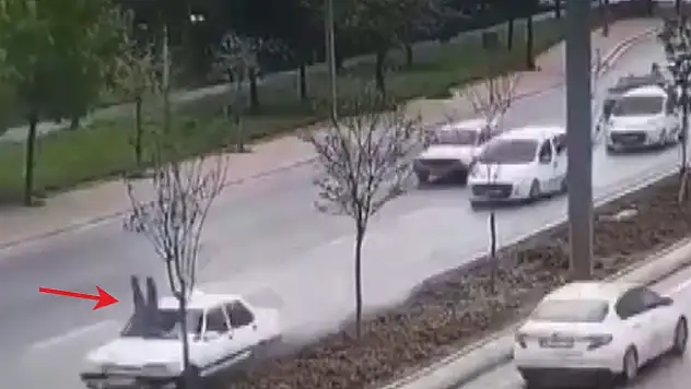 Konya'da refüjde otomobilin çarptığı yaya hayatını kaybetti