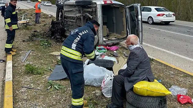 Konya'da refüje devrilen araç yürekleri ağza getirdi!