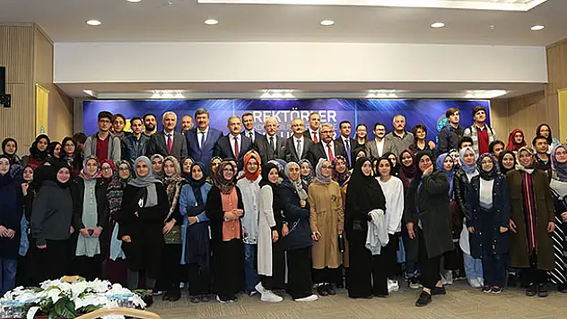 Konya'da rektörler Bilim Merkezinde öğrencilerle buluştu