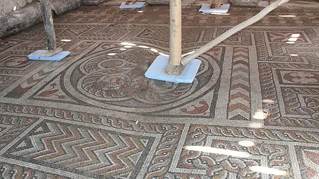 Konya'da Roma dönemine ait antik spor salonunun üstü kapatılarak koruma altına aldı