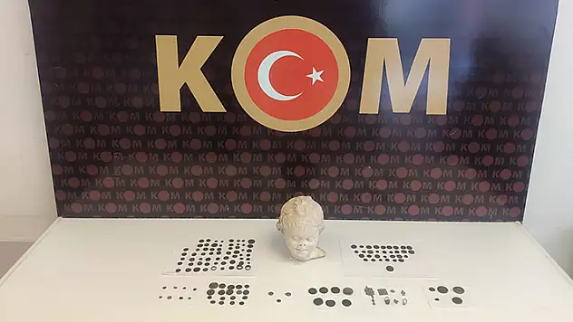 Konya'da Roma dönemine ait Eros heykeli ele geçirildi
