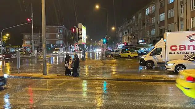 Konya'da sağanak yağmur etkili oldu