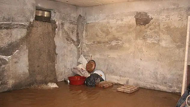 Konya'da sağanak yağmur su baskınına neden oldu