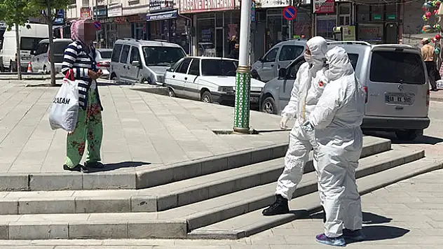 Konya'da sağlıkçılardan kaçan koronavirüs şüphelisini polis yakaladı