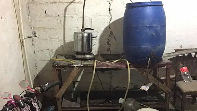 Konya'da sahte içki operasyonu! 250 litre...