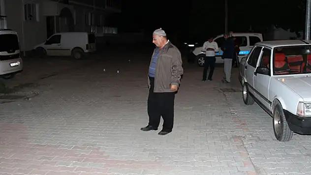 Konya'da sahurda açılan ateş sonucu iki araç zarar gördü