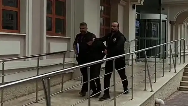 Konya'da saklandığı kuş kümesinde yakalanan cinayet zanlısı hakim karşısına çıktı
