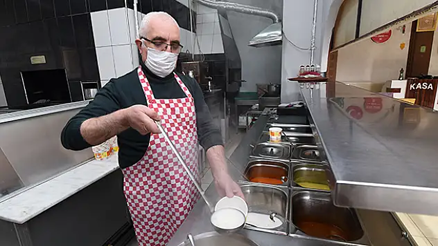 Konya'da salgında 'reklam panolu tanıtım desteği' esnafı memnun etti