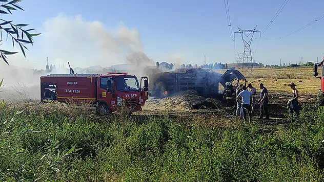 Konya'da saman balyaları yüklü kamyonet alevlere teslim oldu
