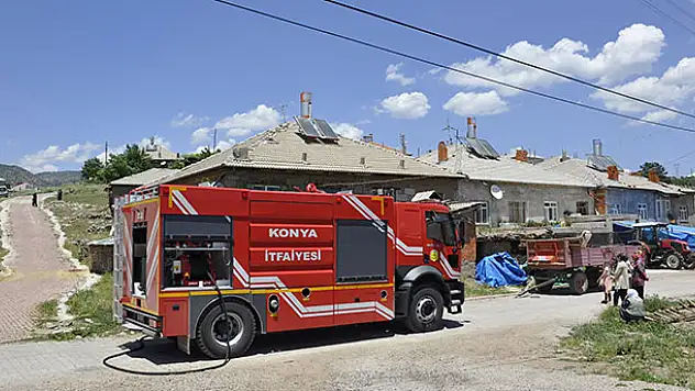 Konya'da samanlık yangını diğer evlere sıçramadan söndürüldü