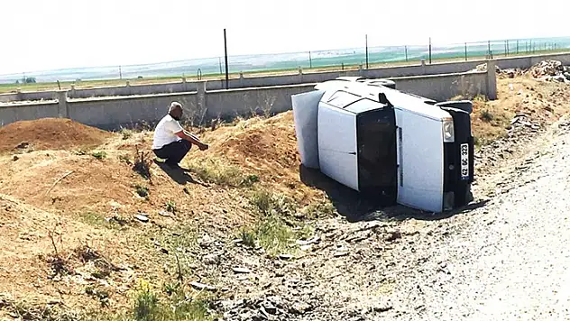 Konya'da şarampole devrilen otomobilin sürücüsü kazadan yara almadan kurtuldu
