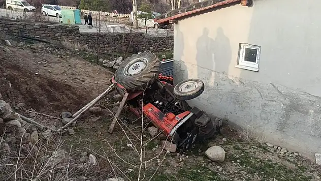 Konya'da şarampole devrilen traktörün sürücüsü hayatını kaybetti
