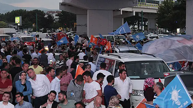 Konya'da seçim kutlamaları başladı