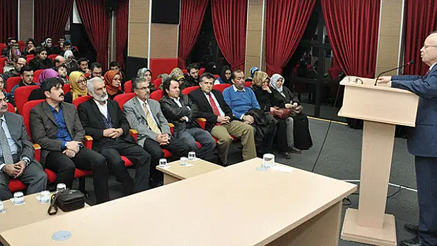 Konya'da, 'Şehir Konferansları' devam ediyor