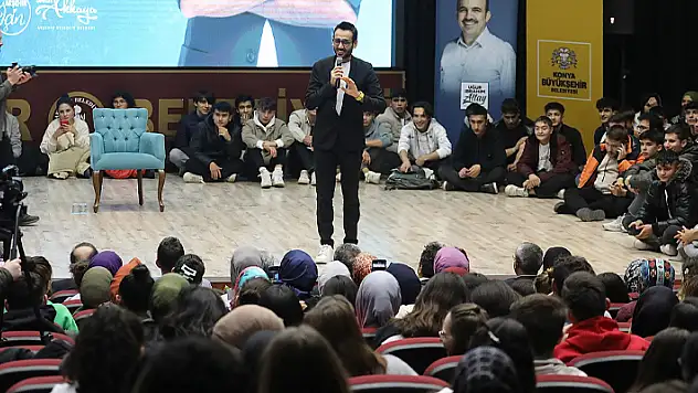 Konya'da şehir konferansları ilçelerde dolu dolu içeriklerle başladı