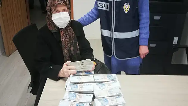 Konya'da şehit annesini dolandıran 1'i Suriyeli 4 kişi tutuklandı
