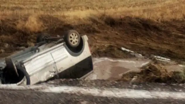 Konya'da Sel suları aracı sürükledi: 5 yaralı 